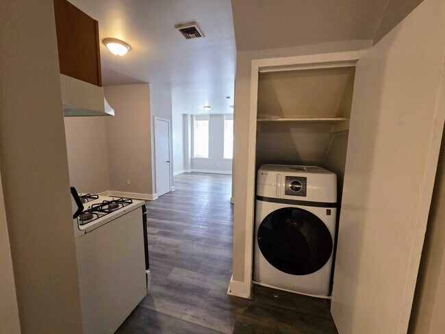 Building Photo - 1309 W Allegheny Ave