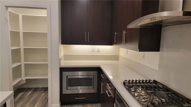 Building Photo - 112 Acamar