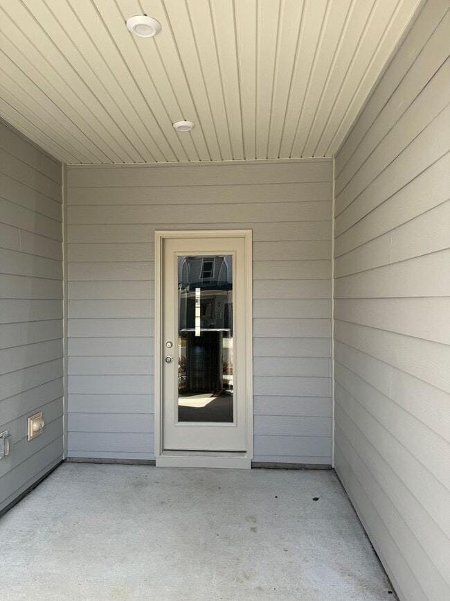 Building Photo - NEW CONSTRUCTION; Popular Pringle Town; 3BR/2.5 BA