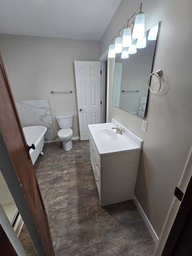 Building Photo - Fully Remodeled 4BR/2.5BA Home for Rent – ...