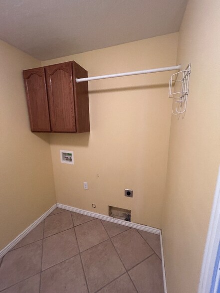 Building Photo - 517 Meadowview Ln