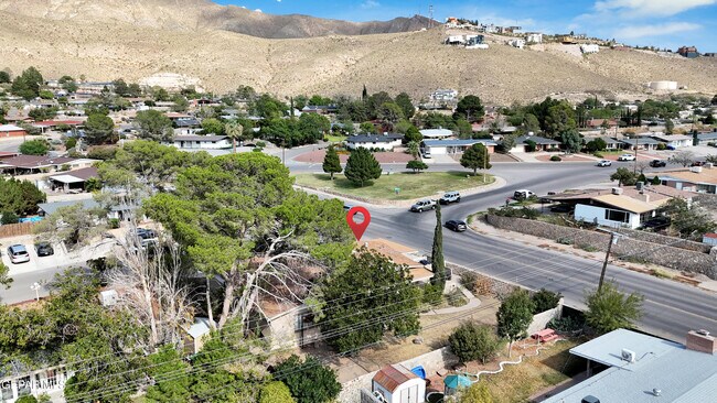 Building Photo - 4200 Wallington Dr