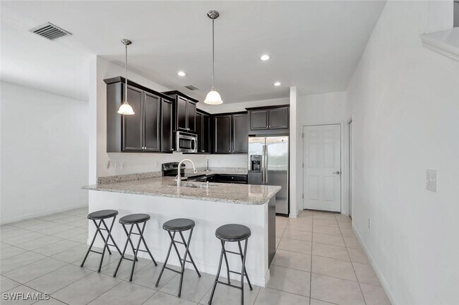 Building Photo - 10824 Alvara Way
