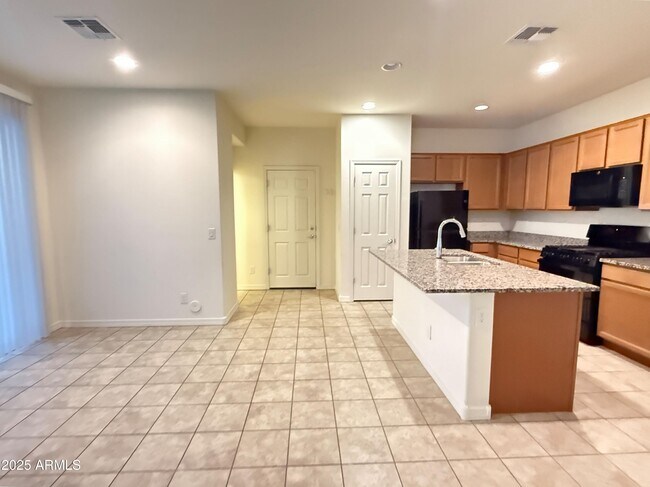 Building Photo - 3916 S 58th Ln