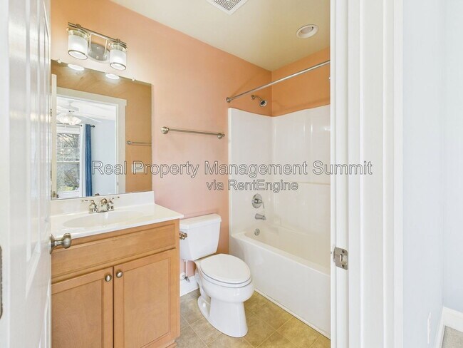Building Photo - 350 Marquette Ct