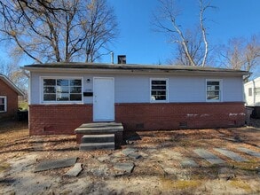 Building Photo - 3 Bedroom 1 Bathroom House