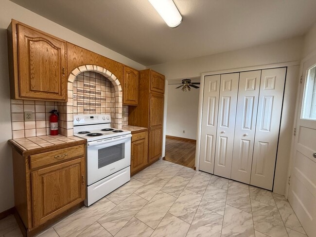 Building Photo - North Central 3 Bedroom Home