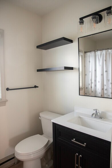 Building Photo - 2493 Mount Joy Rd