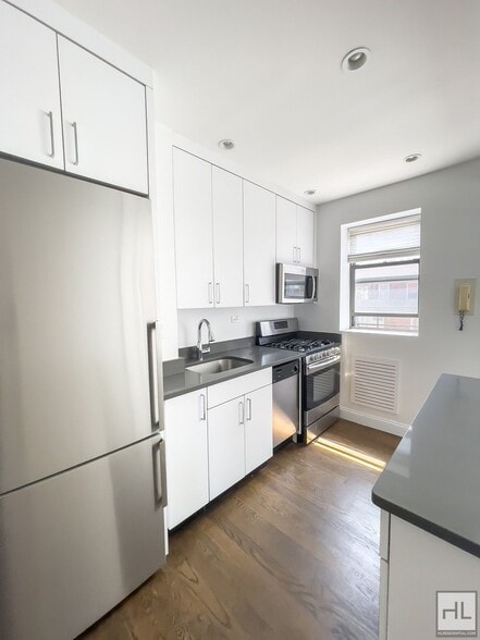 Building Photo - BEEKMAN PLACE