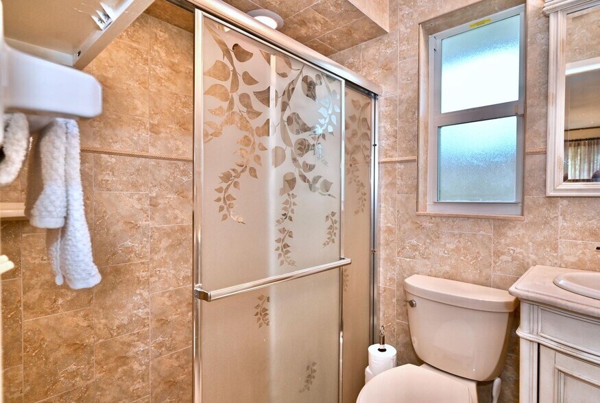 Building Photo - 129 Alhambra Pl