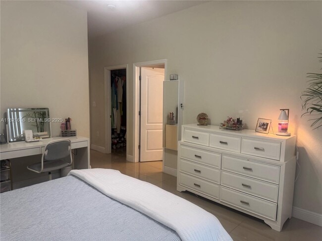 Building Photo - 798 NE 43rd St