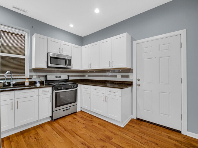 Building Photo - 2610 W 38th St