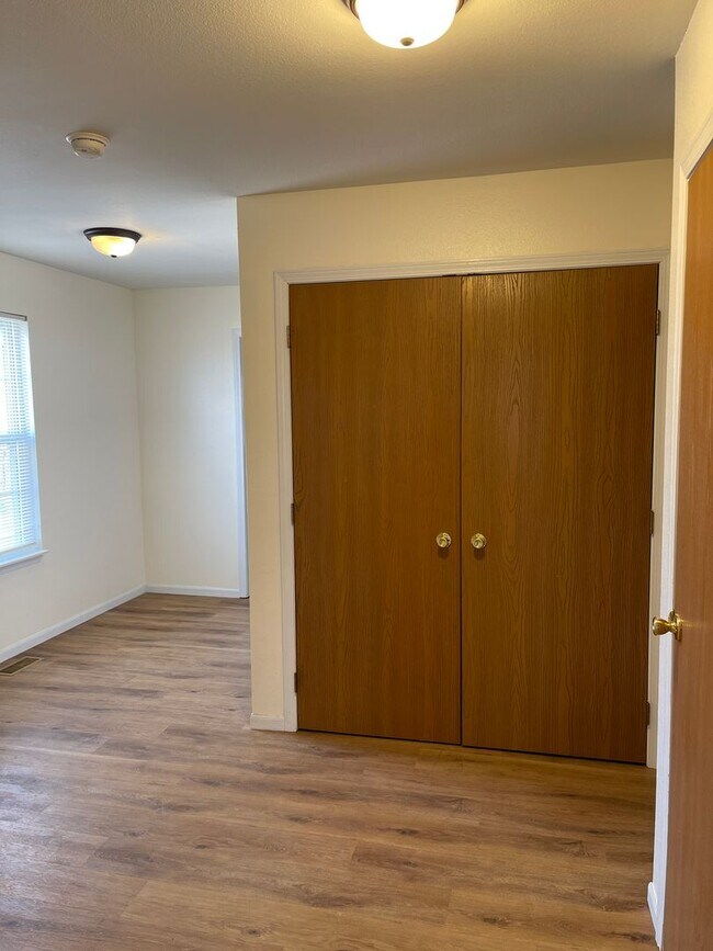 Building Photo - 16830 Huntington Ln