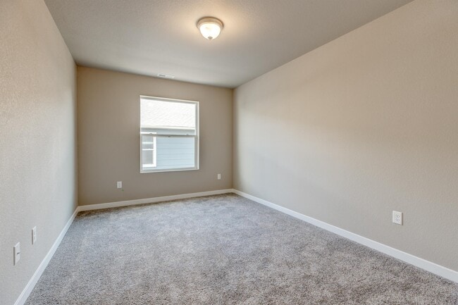 Building Photo - 4685 Pleasant Port View