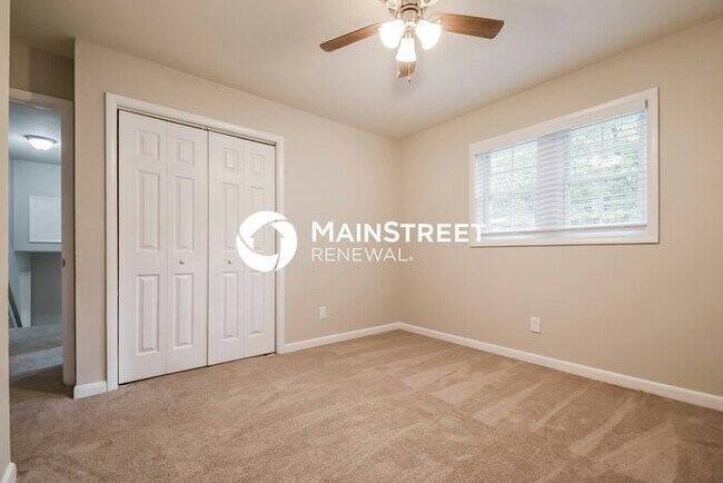 Building Photo - 4 Bedroom Pet-Friendly Home in Decatur, GA with Main Street Renewal