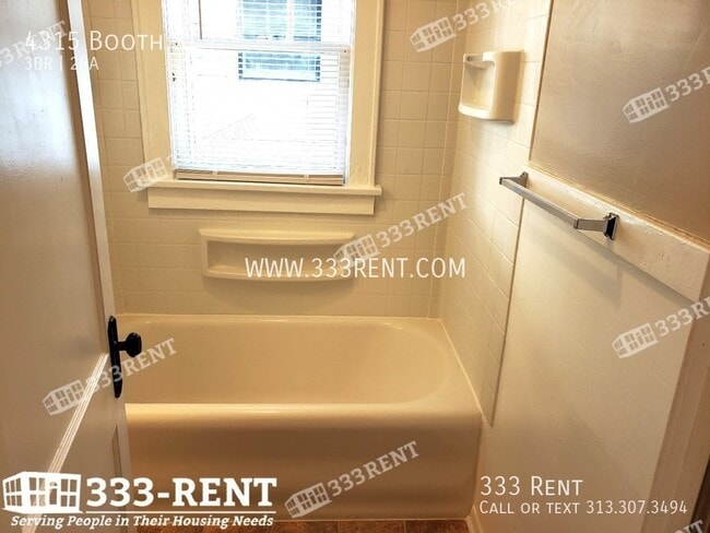 Building Photo - 4315 Booth St