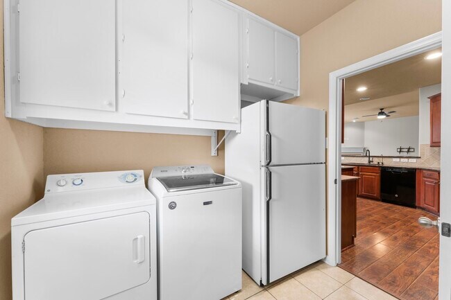 Building Photo - 21127 Gladys Yoakum Dr