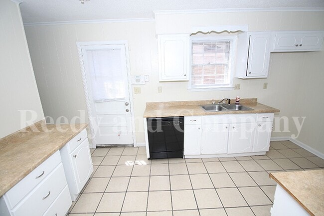 Building Photo - 5072 Cresser St