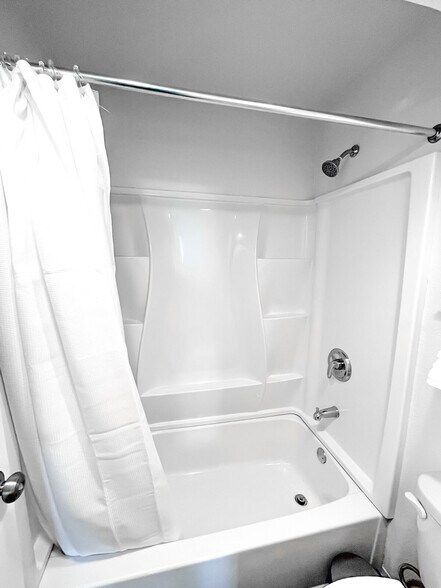 Building Photo - 2515 Burnet Ave