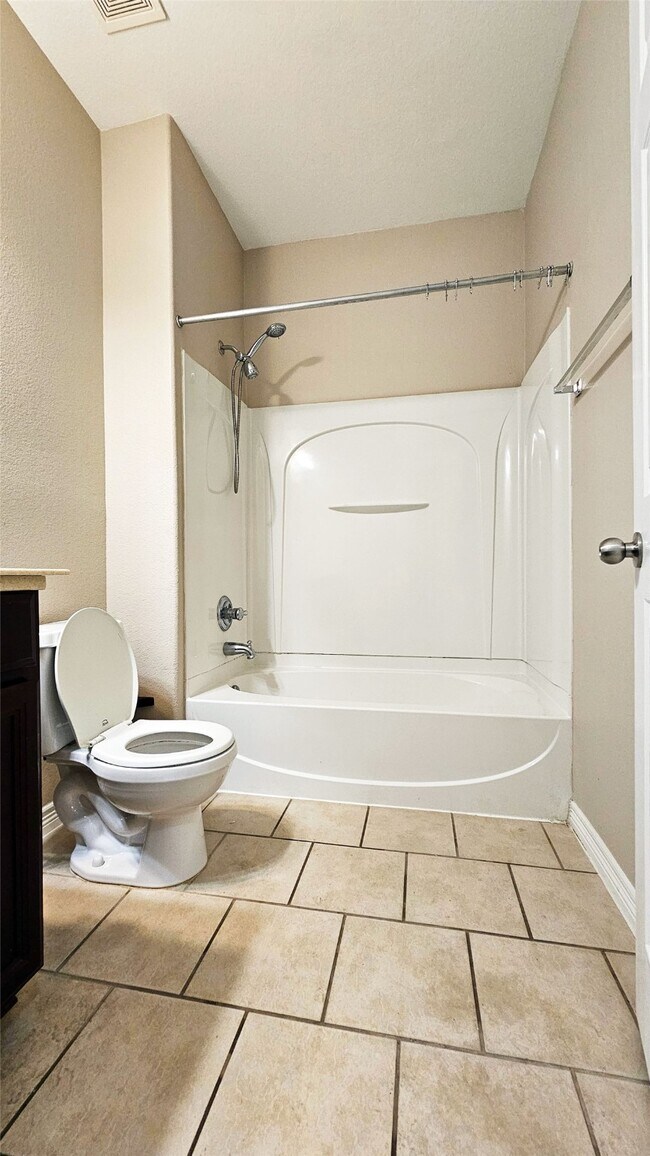 Building Photo - 211 Briar Trace Ln