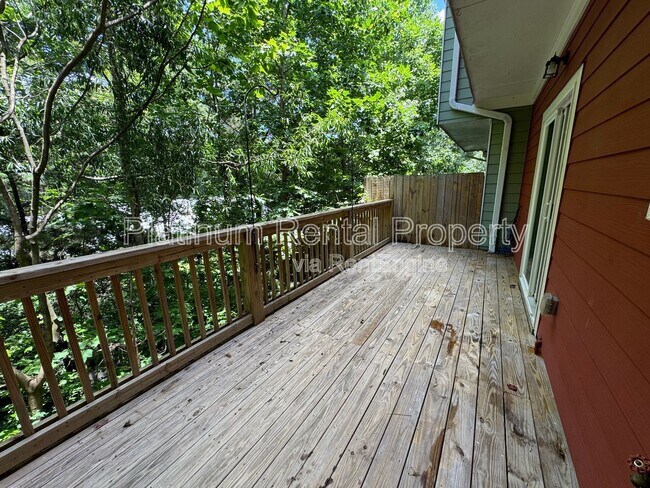 Building Photo - 1733 Brookside Lay Cir