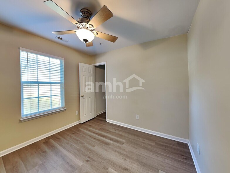 Building Photo - 229 N Weststone Blvd