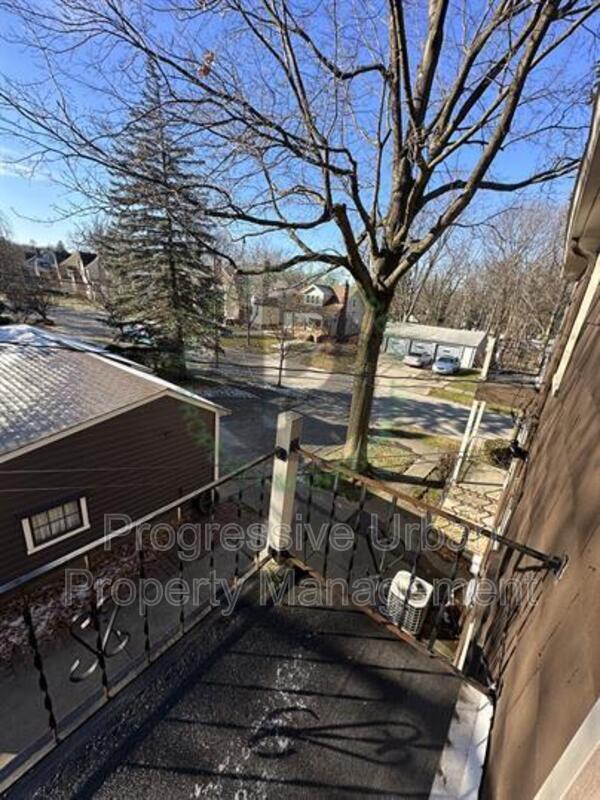 Building Photo - 1082 Hillstone Rd