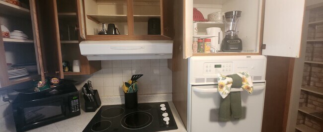 Fully stocked kitchen - 5914 Wilson Dr