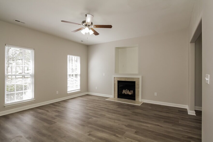 Building Photo - 5401 Southminster Ln