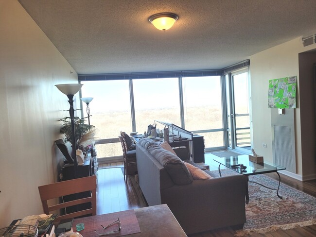 Building Photo - 9655 Woods Dr