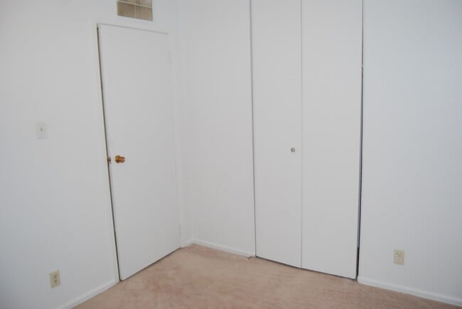 Building Photo - Beautiful 3 Bed, 1.5 Bath Home in the Hear...