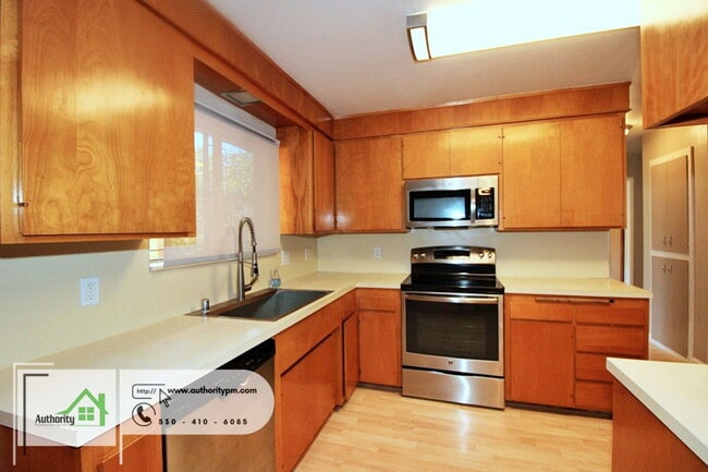 Building Photo - 4548 Pensacola St