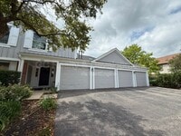 Building Photo - 1686 Grosvenor Cir