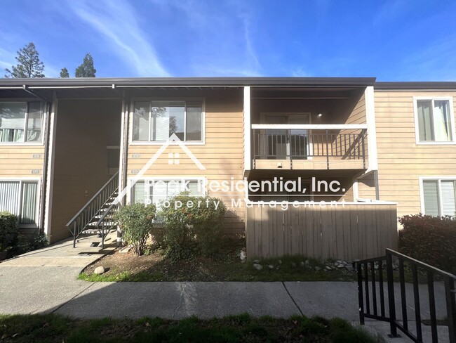 Building Photo - Wonderful 2bd/2ba Orangevale Condo - Gated...