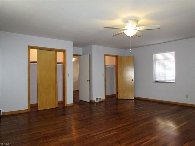 Building Photo - 11509 Lake Ave