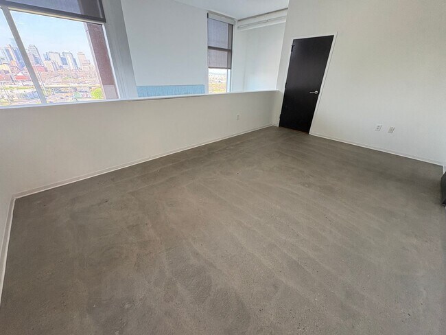 Building Photo - Oversized Loft With Downtown Views