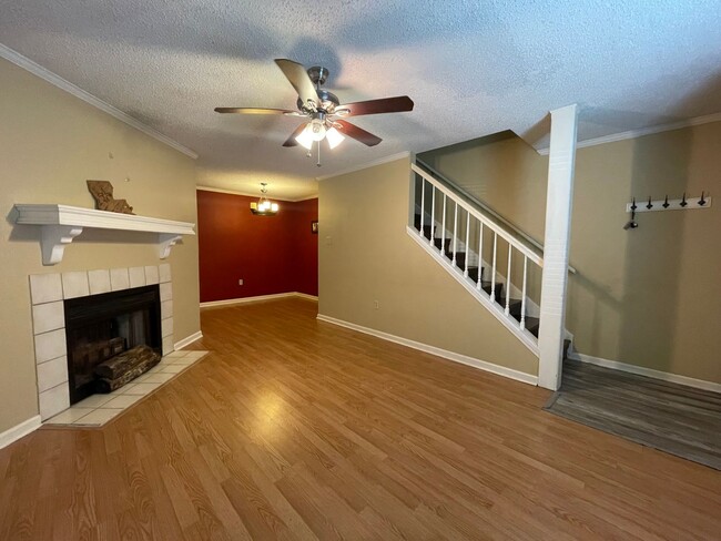 Building Photo - Condo: Jefferson Towne