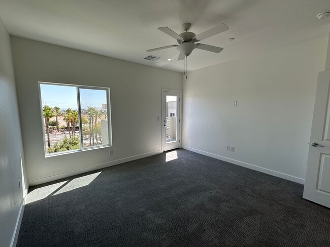 Building Photo - Your Dream Home Awaits: Spacious Summerlin...