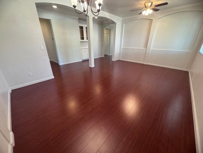 Building Photo - Stonelake Community - Four Bedroom!