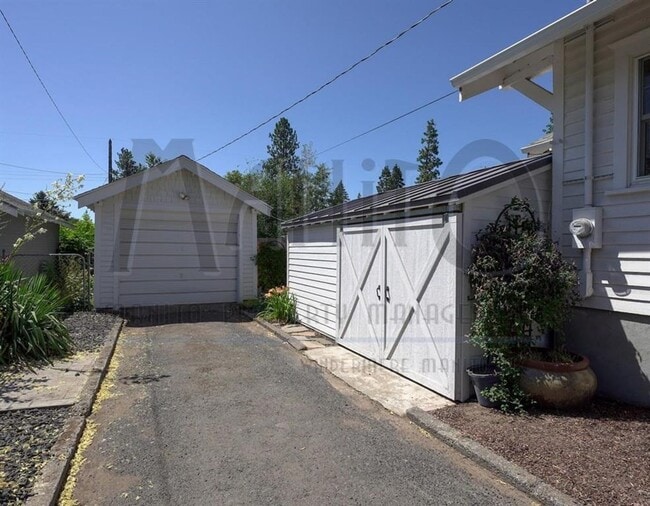 Building Photo - **COMING SOON** Stunning South Hill Home