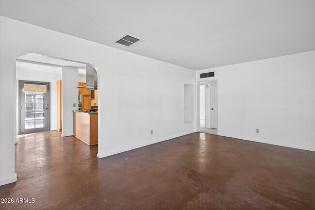 Building Photo - 901 W Willetta St