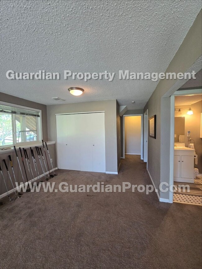 Building Photo - Chanhassen updated Townhome, Park view, Large private deck + Walkout Patio, available Aug