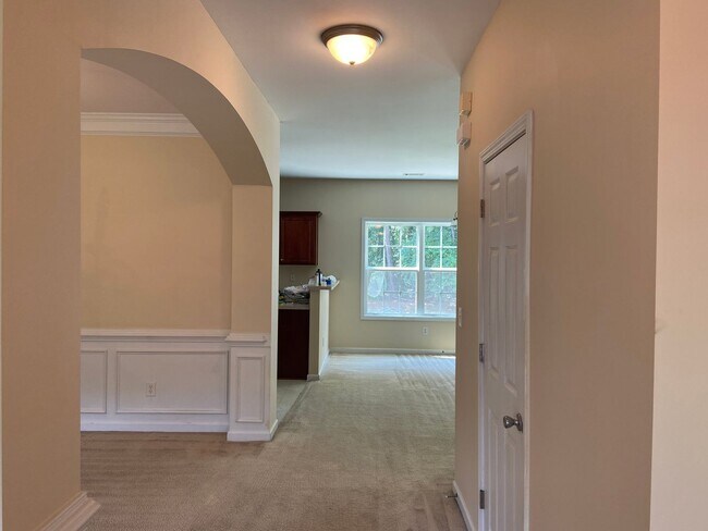 Building Photo - 4BR Home w/ Fireplace + 2-Car Garage in Snellville