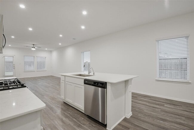 Building Photo - 1055 Llano Trl