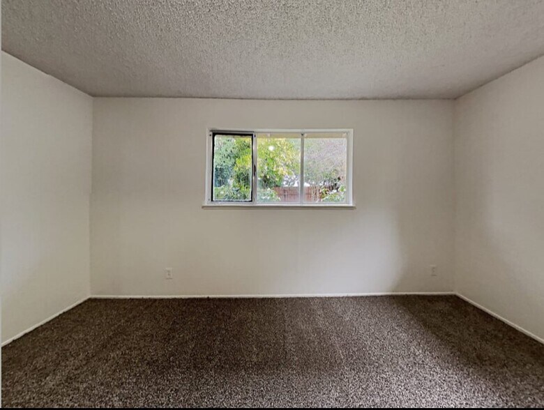 Building Photo - 7346 19th St