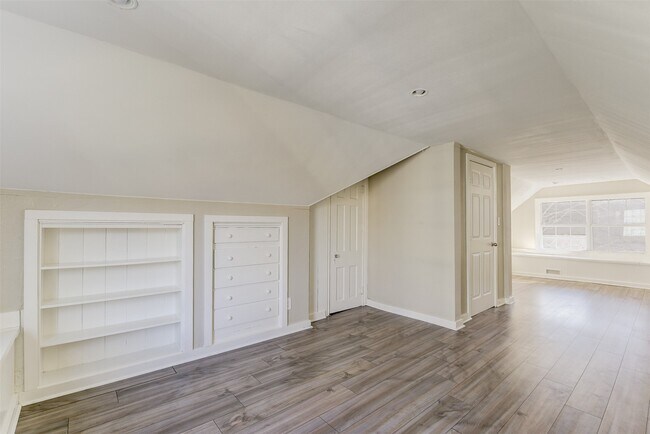 Building Photo - 2214 Ashley St