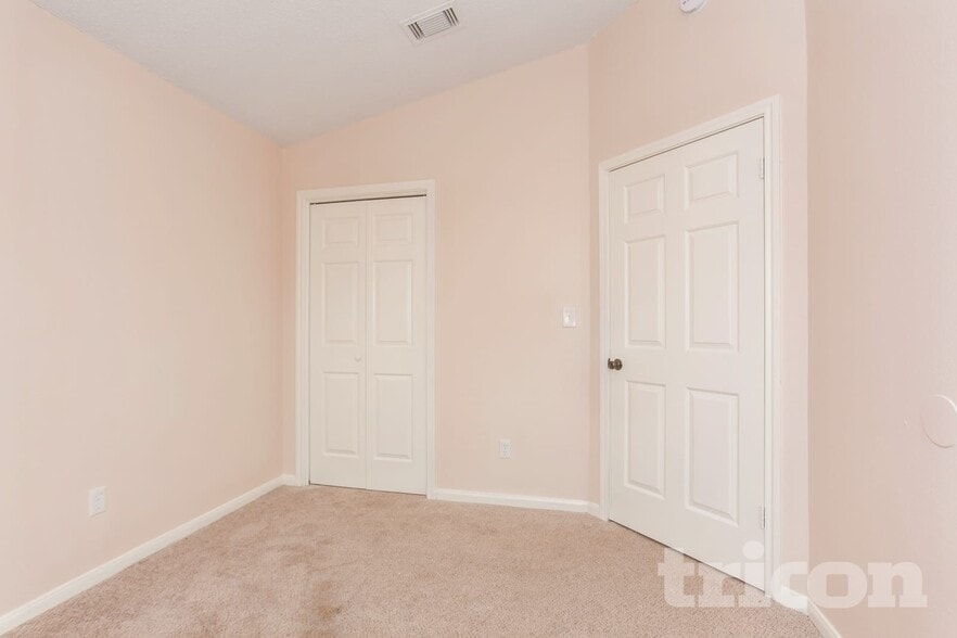 Building Photo - 3206 Boynton Dr