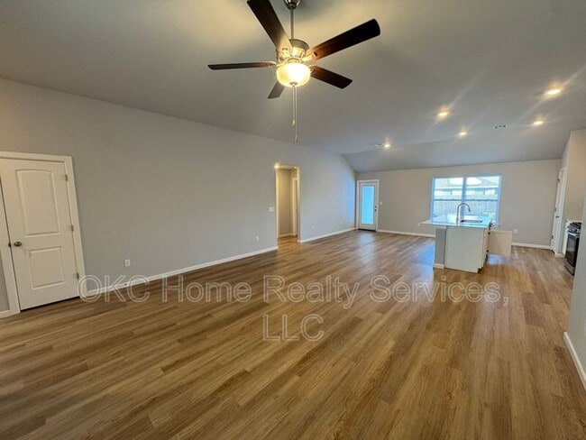 Building Photo - 928 Dusky Valley Ln