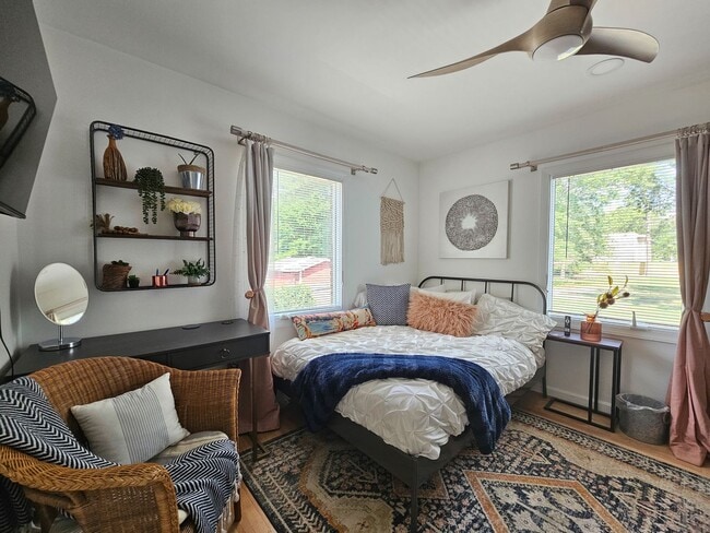 Building Photo - SPACIOUS LUXURY HOME WITH IN-LAW SUITE! [F...