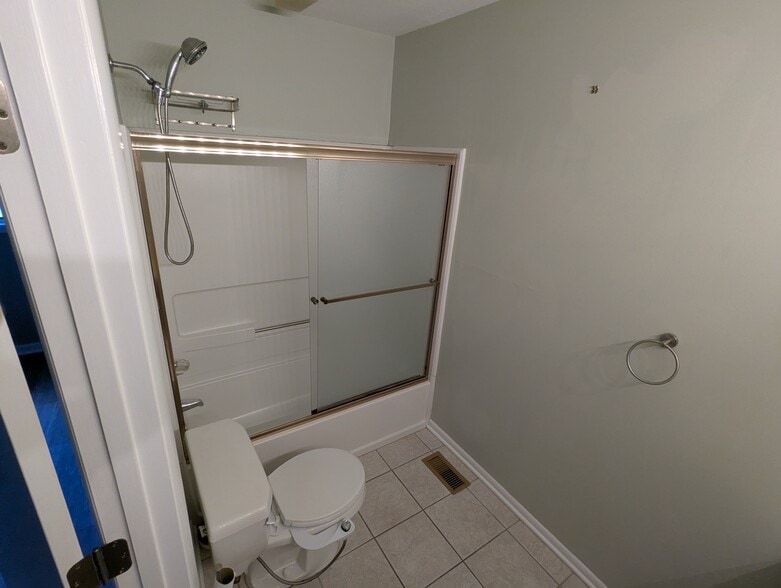 Building Photo - 6053 Suffolk Ln